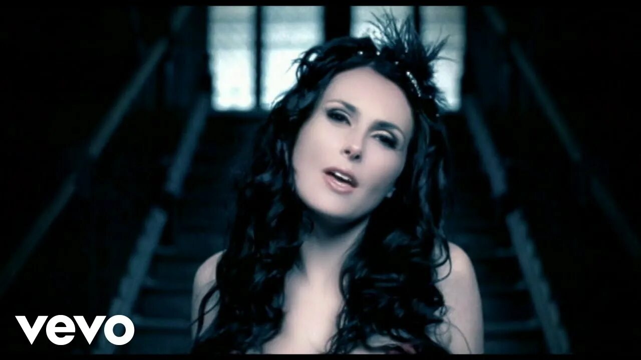 Within temptation 2009. Песня frozen within temptation. Within temptation angels. Визин темптейшн фроузен. Within temptation angels.