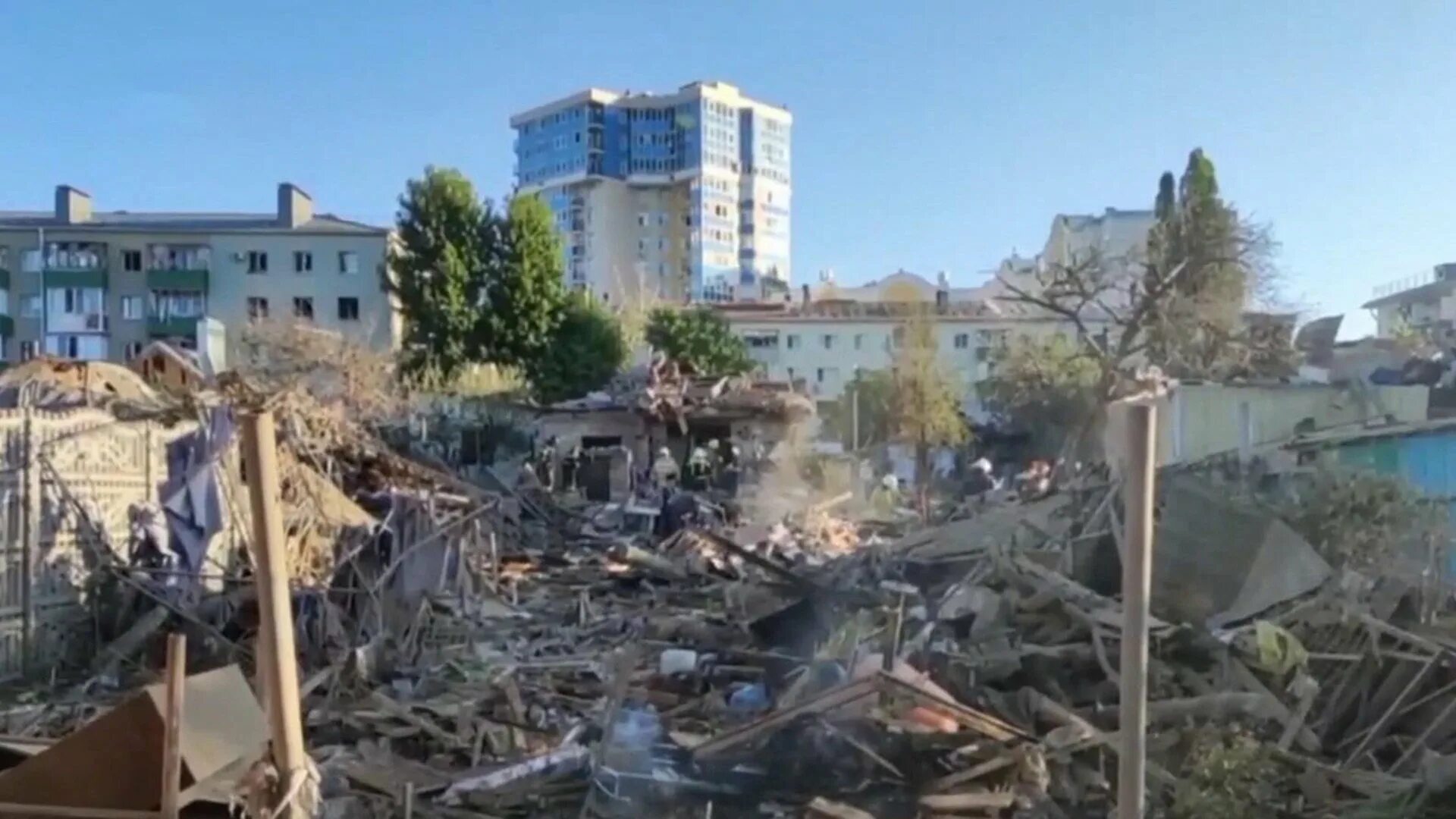 Взрыв ы вбелгорожде сейчас. Разрушения в Белгороде 03.07. Взрывы в Белгородской. Разрушенный современный город. Что разрушили сегодня