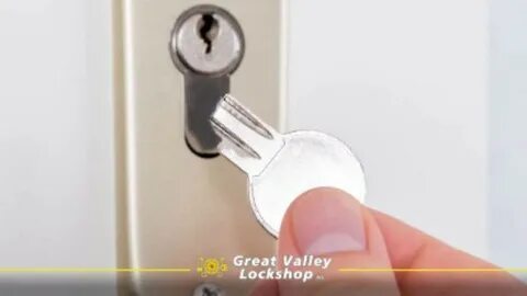 Уронить ключи перед дверью