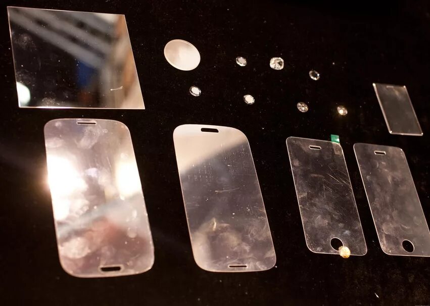 Apple сапфирового стекла. Сапфировое стекло на iphone. сапфир стекло. сапфировые стекла для iphone. сапфировое стекло кристалл.