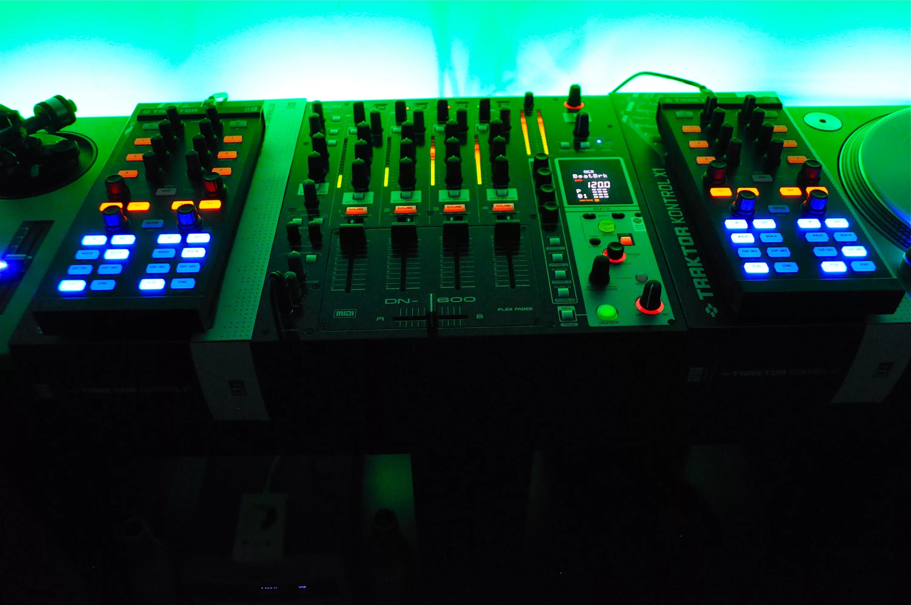 Native setup. Dj пульт traktor. denon dn-x1600. tracktor контроллер. native instruments x1.