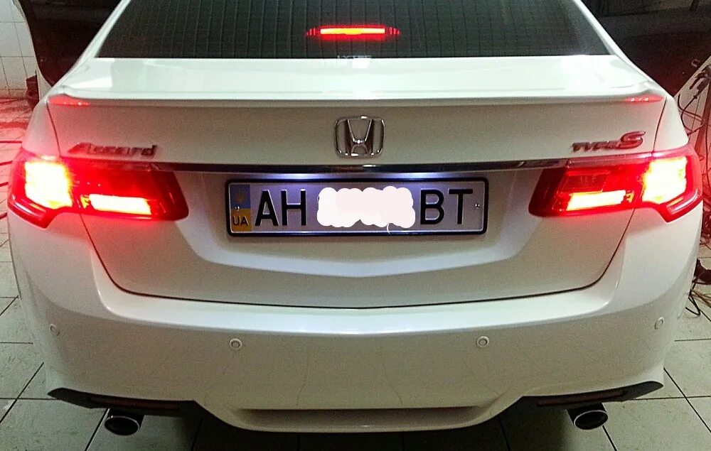 Стоп сигнал аккорд 8. Honda accord 8 2.4 2011 дополнительный стоп-сигнал. светодиодные стоп сигналы аккорд 7. стоп сигнал у хонда аккорд.