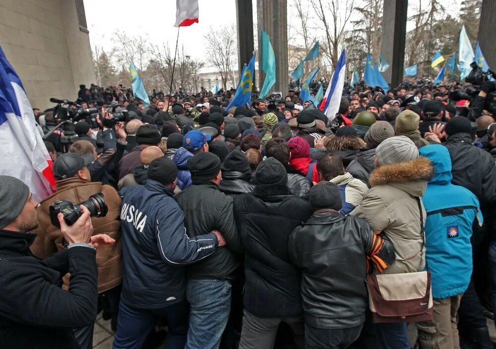 Митинг 26 февраля 2014 Симферополь. Протесты в Крыму 2014. Митинги татар в Крыму 2014. Митинг в симферополе