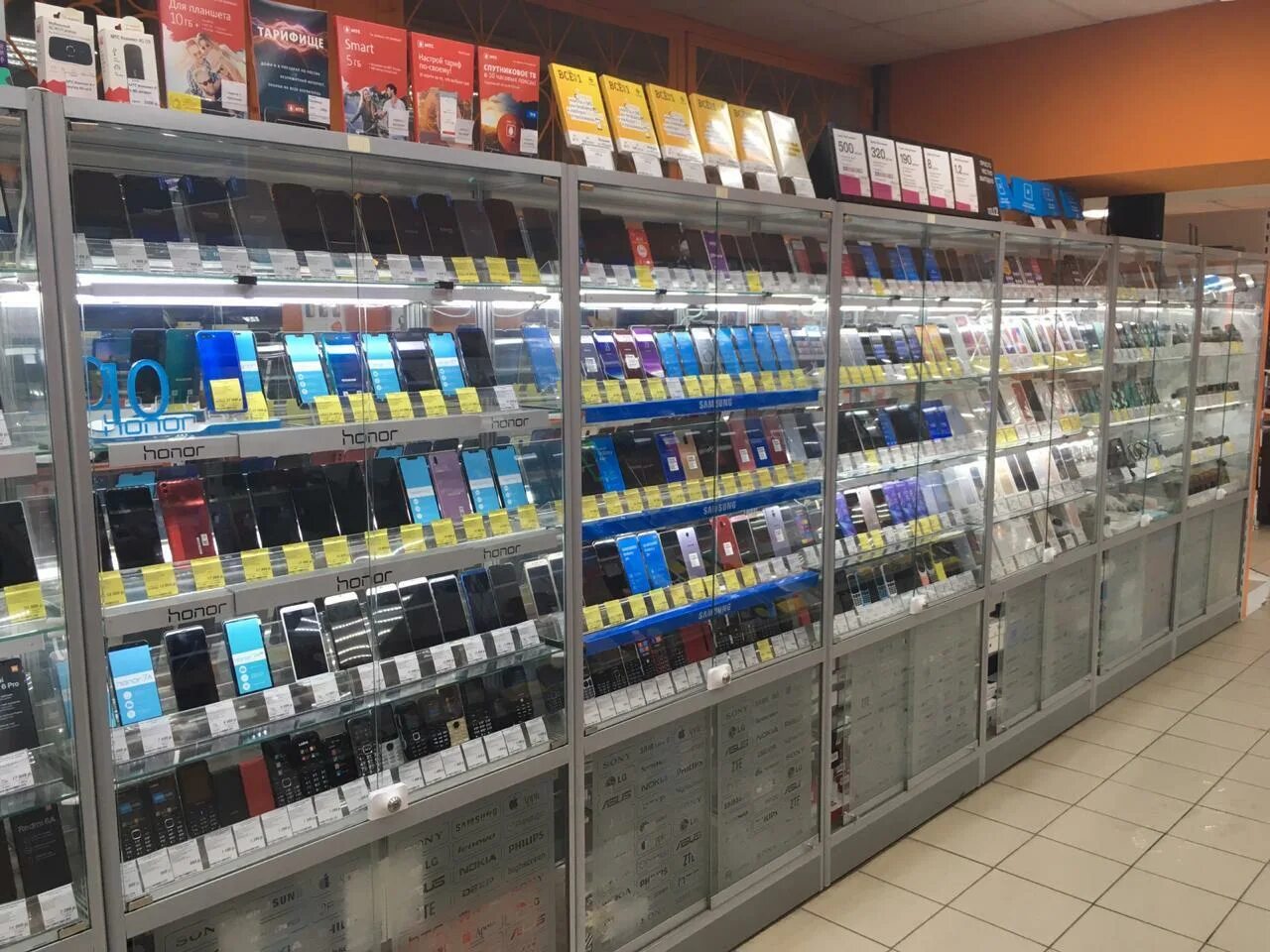 Интернет магазины глазова. Rbt глазов. Каталоги магазинов ижевск. Днс глазов цум. Магазин днс глазов.