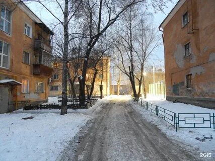 Космонавтов 71