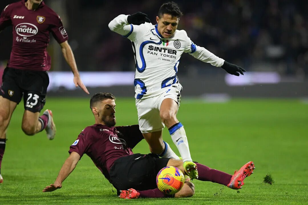 Ac milan vs inter. Интер фк 2021. Наполи салернитана. Интер результаты матчей. Интер результаты матчей.