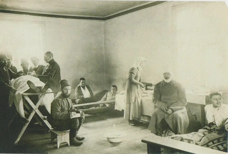 Российское общество красного креста в годы первой мировой. Перевязочный пункт первая мировая. Плавучий госпиталь "царица" сестры милосердия. Перевязочный пункт на передовой во франции. Первая деятельность красного креста.