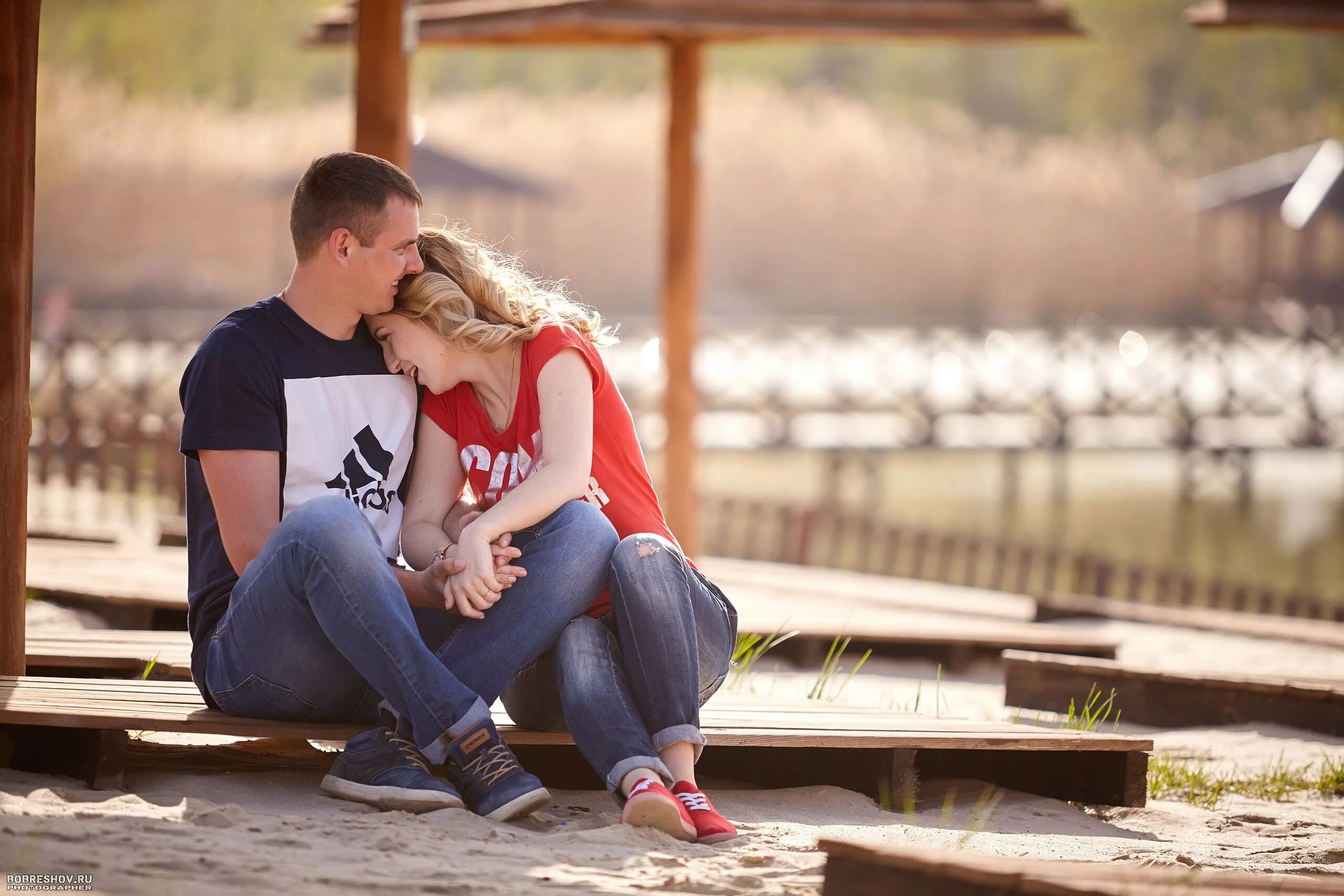 Истории любви мужчины. Лав стори фотосессия. Предсвадебная Love story. Фотосессия в стиле лав стори. Love story фотосессия в студии.