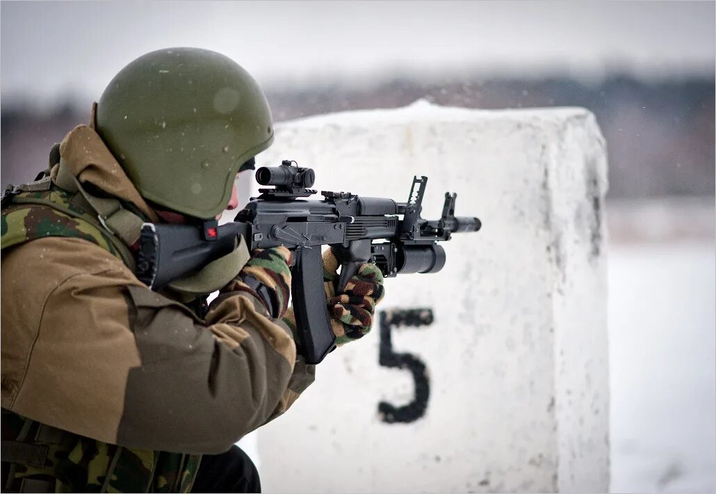 Военные с оружием в руках. АК 74м спецназа. AK 74m Tactical. Солдат с АК 105. АК 105 В СОБР.