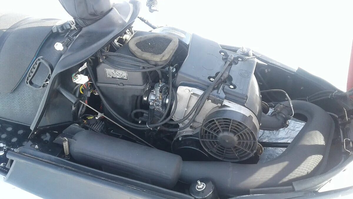 Аккумулятор тайга варяг 550. Снегоход тайга ст-500д патруль. Крепление аккумулятора тайга варяг 550. Аккумулятор 12v 18ah 200 варта. Акб на снегоход тайга варяг 550.