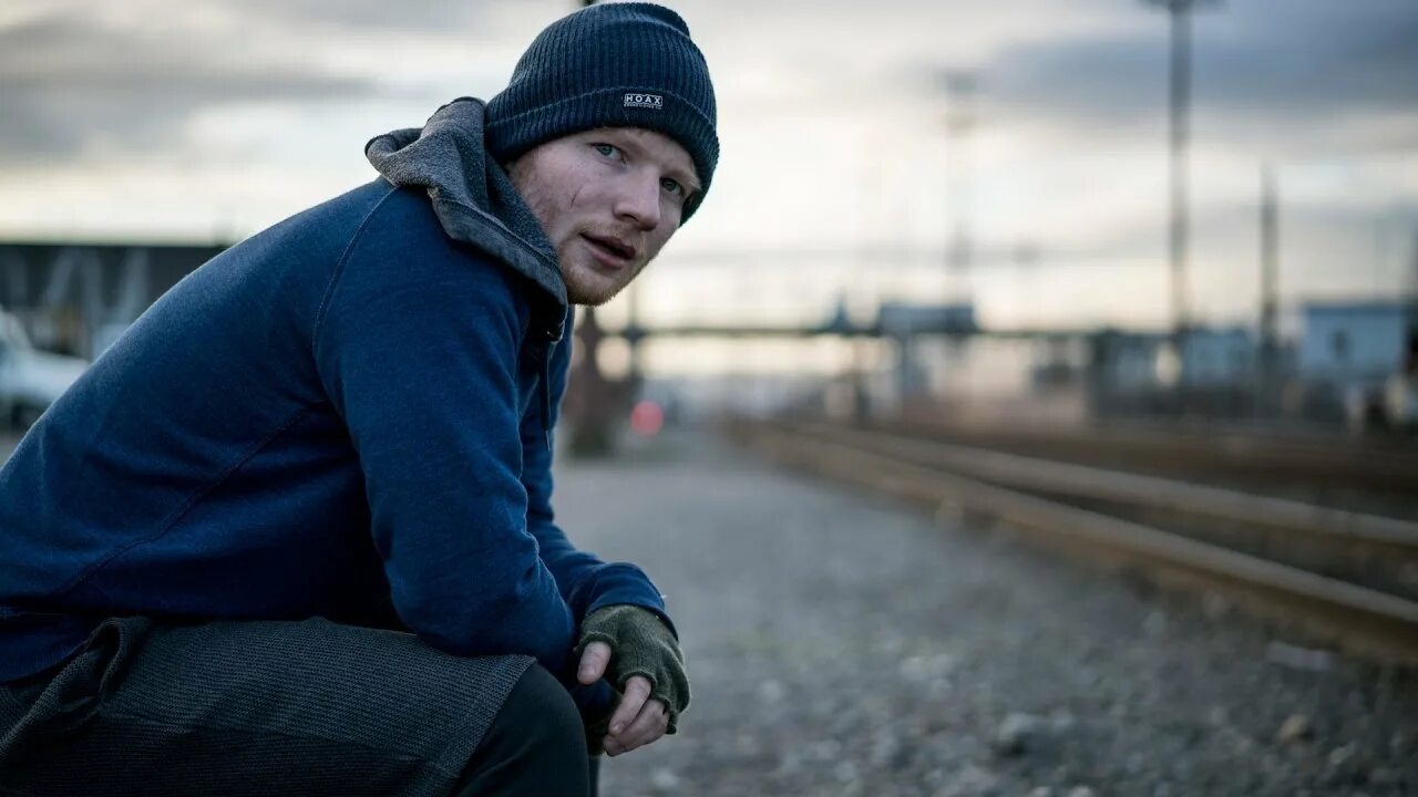 Shape of you клип. Ed sheeran shape. ed sheeran shape of you. ed sheeran shape of you обложка. ed sheeran shape of you клип.