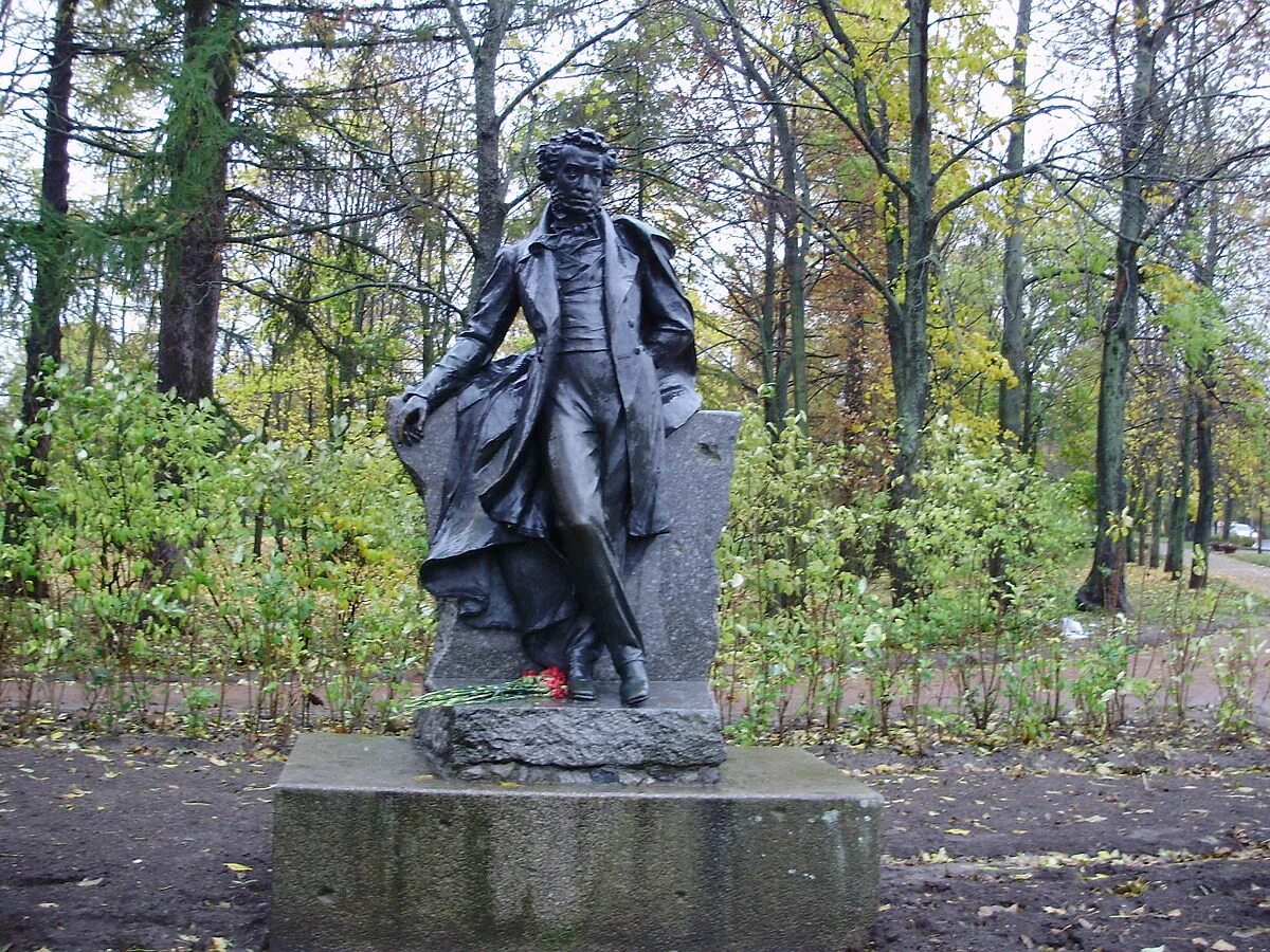 Памятники в пушкине спб