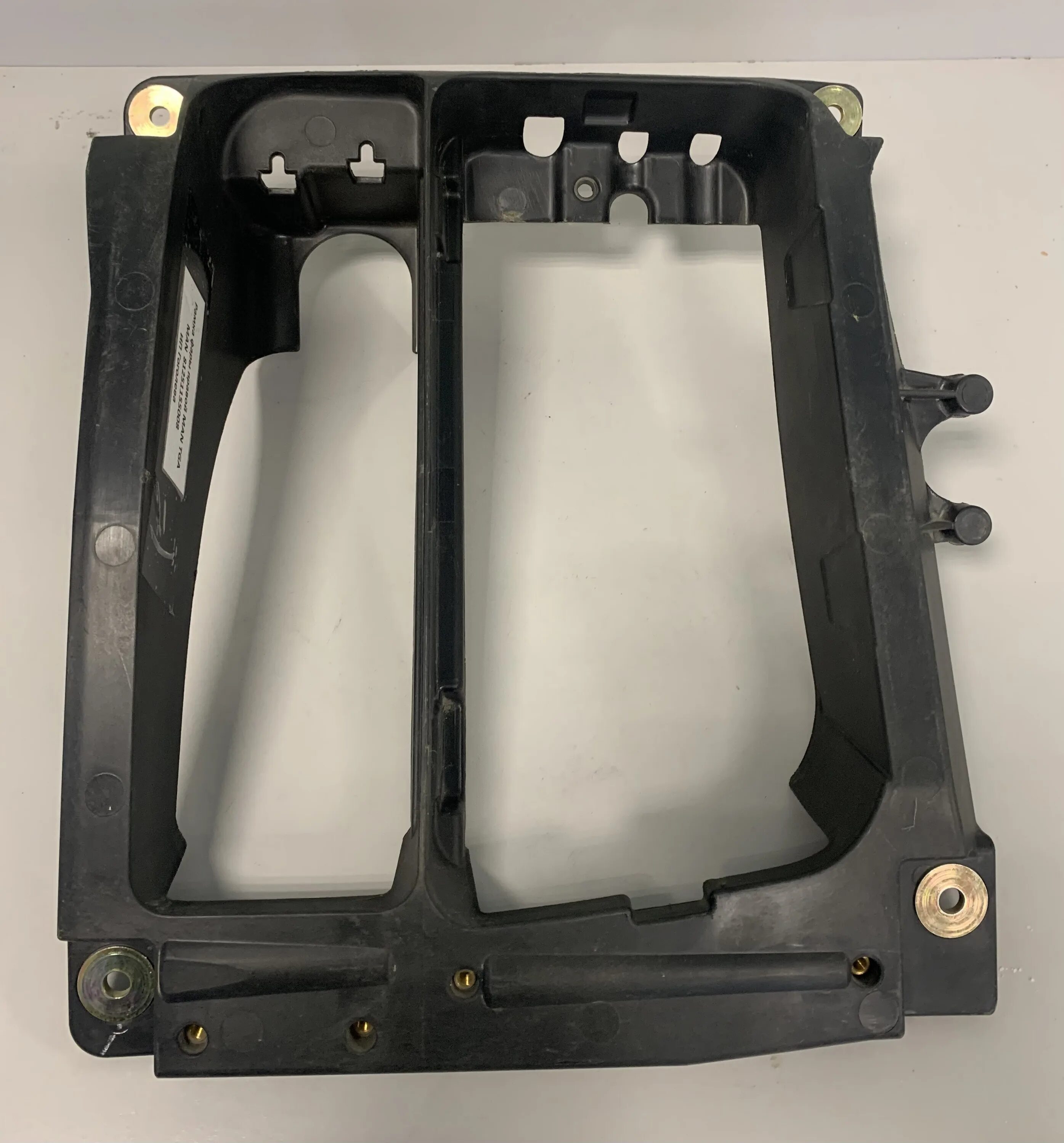 Кожух фары газ 3302. Кожух фары. Кожух фары. Кожух фары. 3302-8401532 кожух облицовки для фары правый.