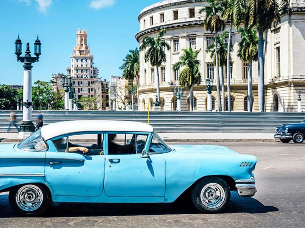 Поездка на кубу 2024. Авто на Кубе. Машины в Гаване на берегу моря. Куба фото. Куба настоящая.