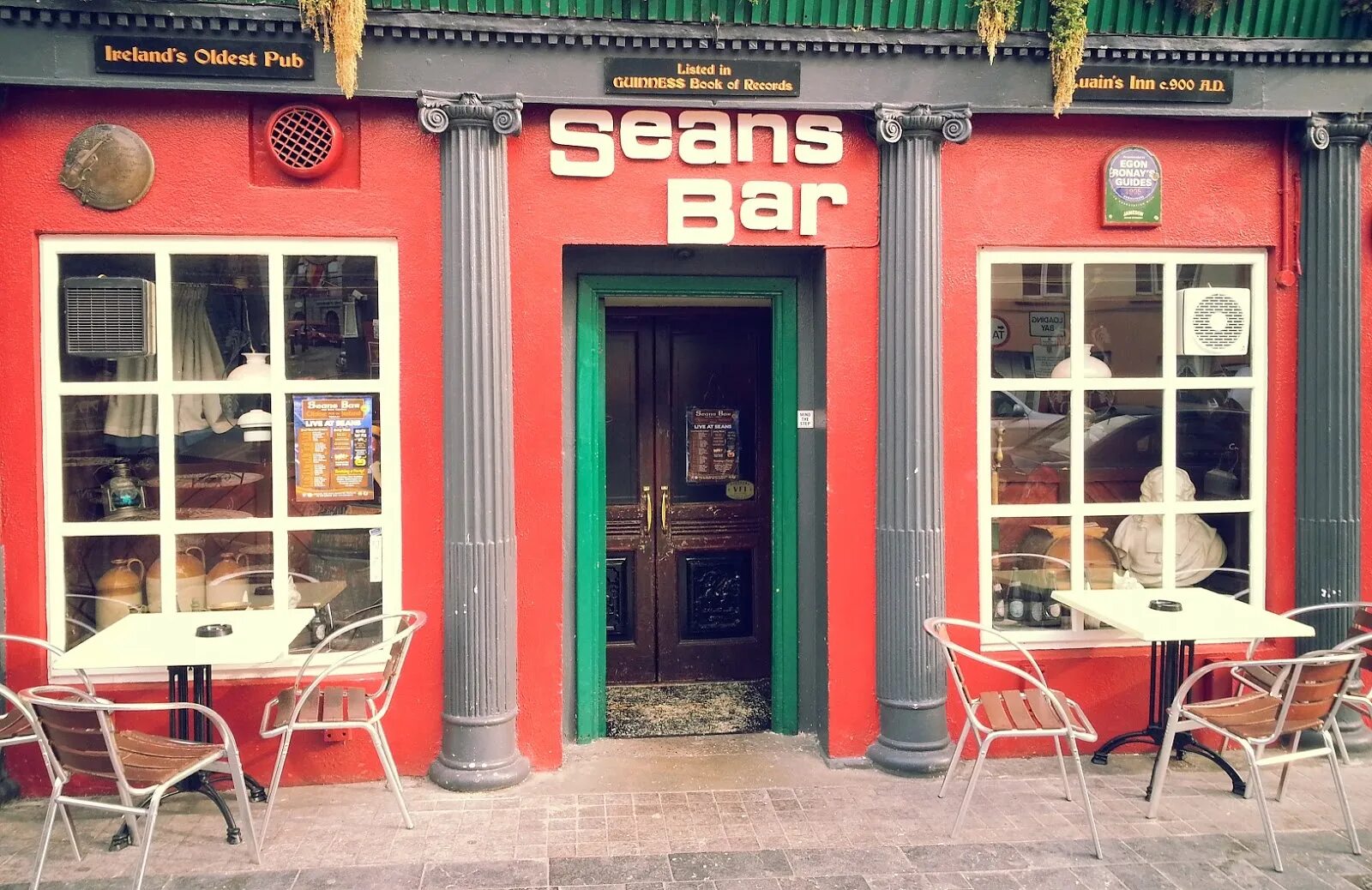 Паб Sean's Bar Ирландия. Seans Bar паб в Ирландии. Паб Шон в Ирландии. Бар Шона: самый старый паб Ирландии.