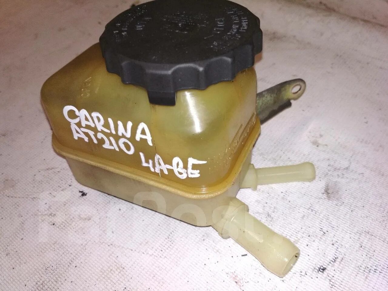 Бачок гидроусилителя toyota corolla 2008. Бачок гура тойота. Бачок гур тойота. Бачок гидроусилителя руля тойота рав 4. Бачок гура тойота.