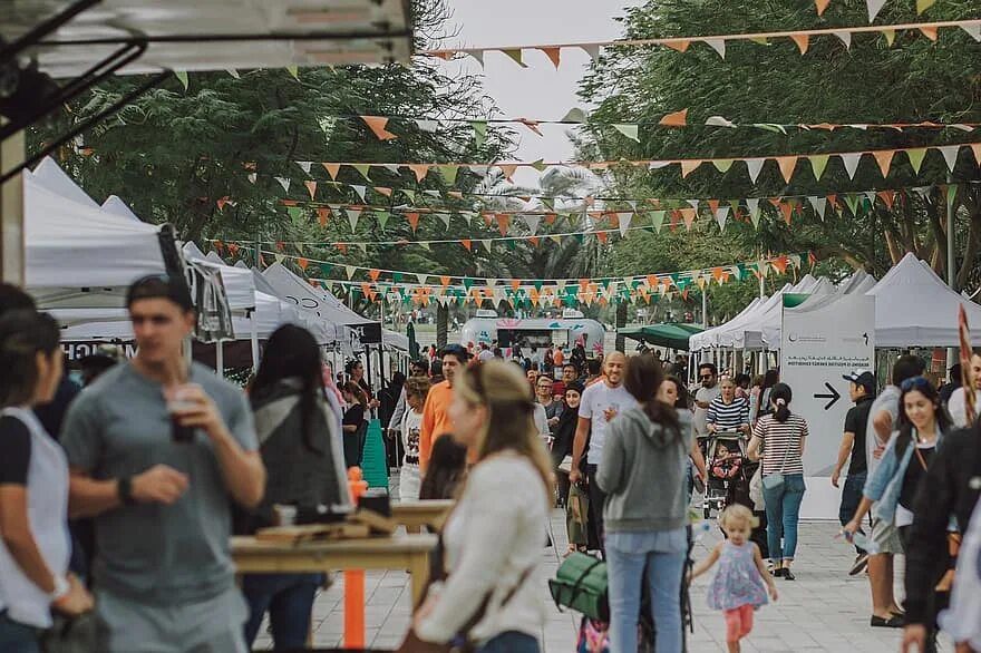 Сегодняшние события в москве. Толпа событие. Толпа народу соревнования. Большие группы людей. Народ на митинге.