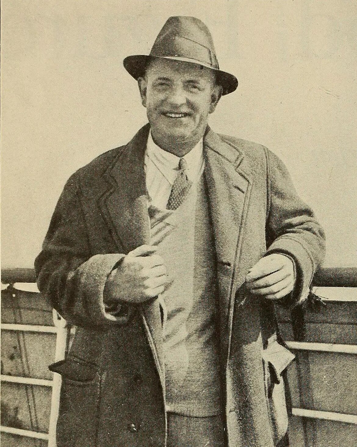 P g wodehouse. Пэлем грэнвил вудхауз. pelham grenville wodehouse. вудхаус пэлем. пелам гренвилл вудхаус писатель.