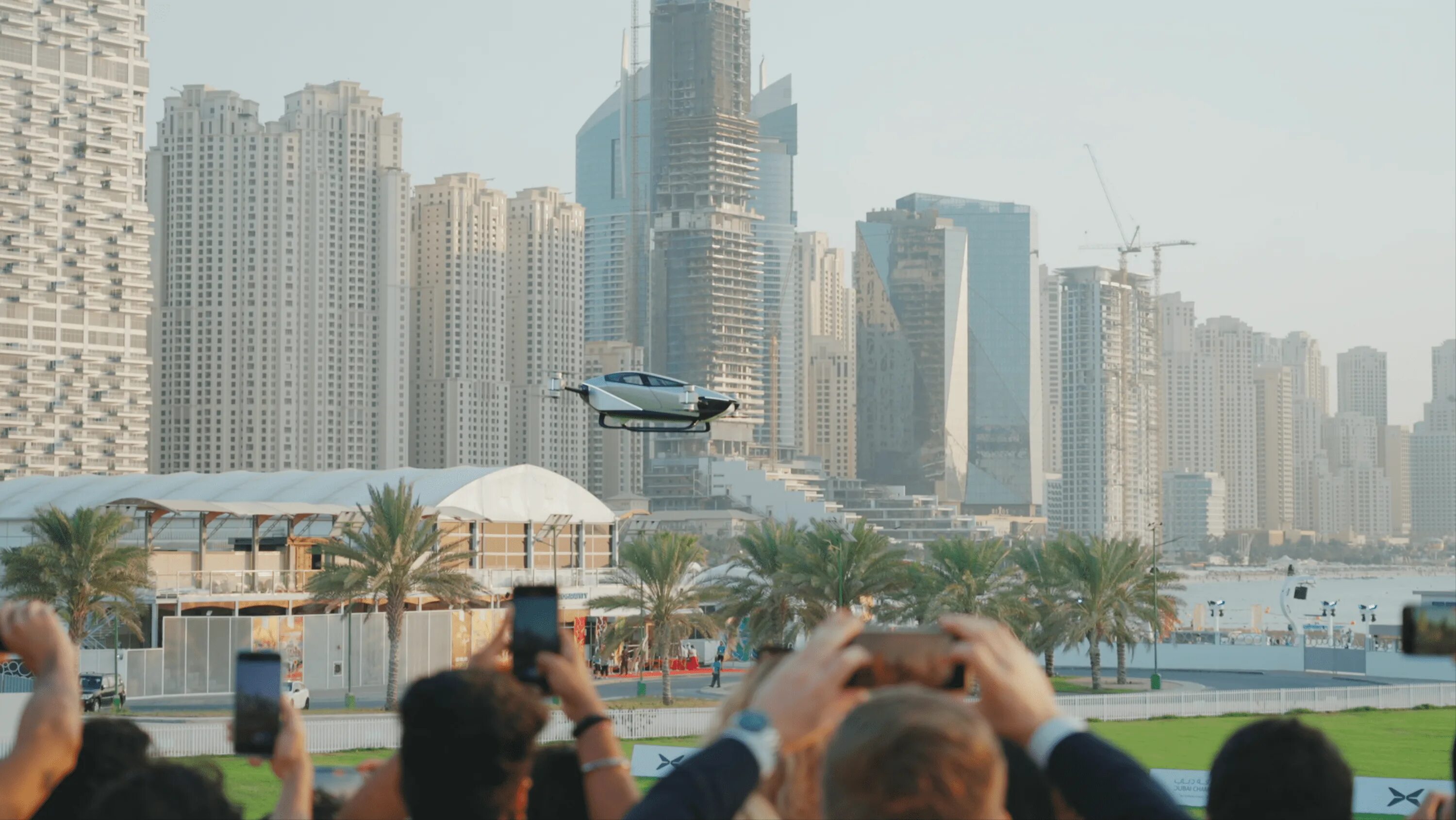 Xpeng x2 летающий автомобиль. Аэротакси в Дубае. Xpeng x2. Xpeng AEROHT.