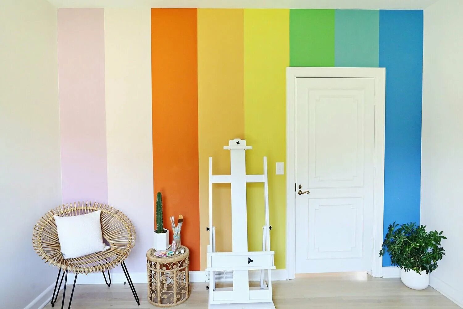 Крашеные стены. Разноцветные стены. Разноцветная окраска стен. Покрашенные стены.