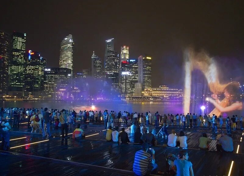 Шоу в сингапуре. Сентоса сингапур. Шоу в сингапуре. Шок фон анов в сингапуре. Поющий фонтан в сингапуре.
