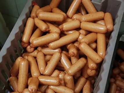 Просроченные сосиски можно есть