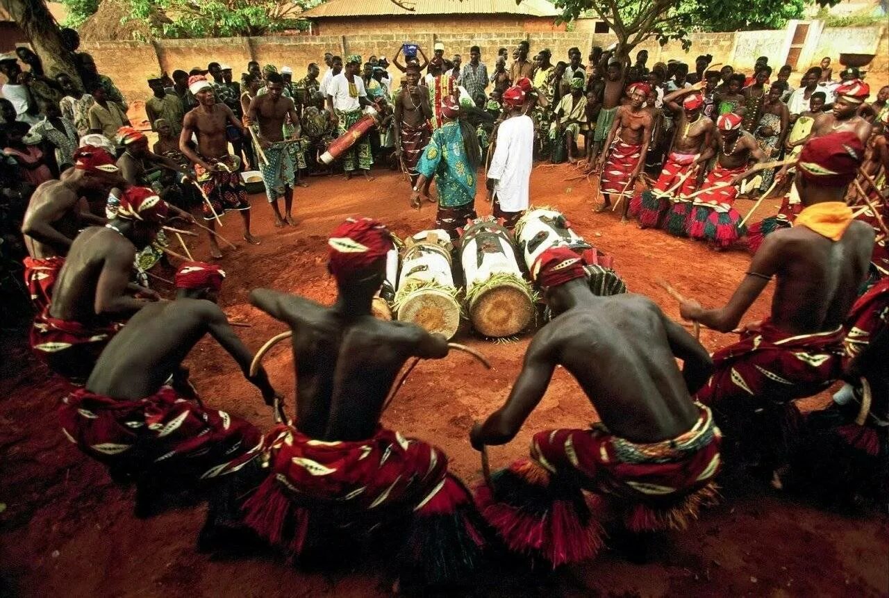 Культы и религии Африки 19 век. Культ предков в Африке. Верования народов Африки 19 век. Культ Африки 19 век. Культурный ритуал