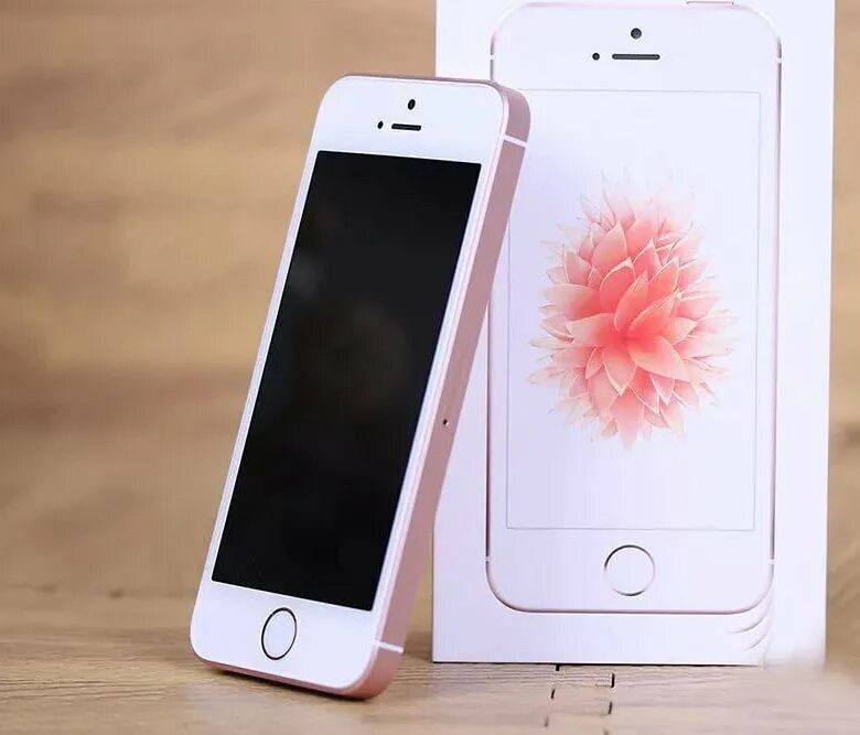 Apple se 2023 отзывы. Iphone 5se Gold. Apple iphone se 32gb Rose Gold. Айфон 5 se розовый. Айфон 5се розовый.