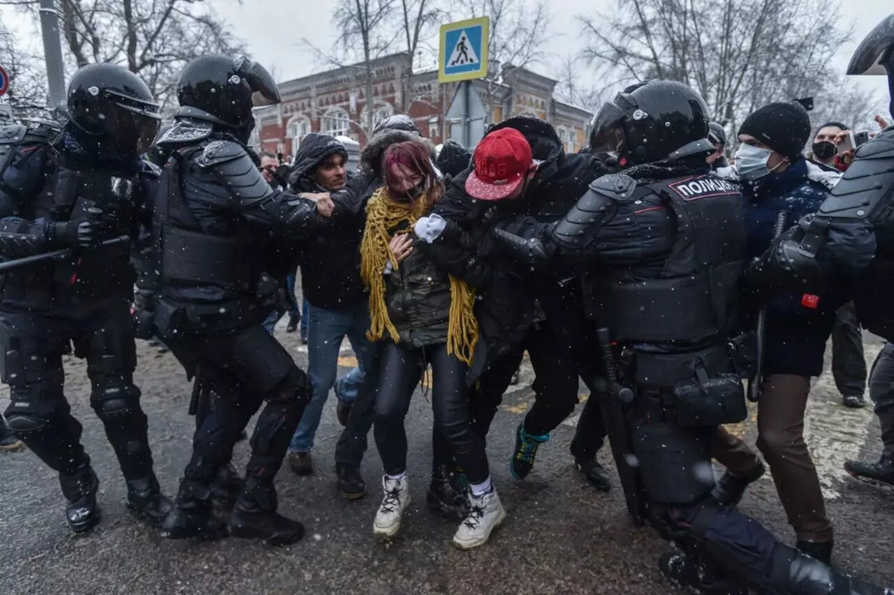 Полиция арест митингующих. Митинги 29 февраля