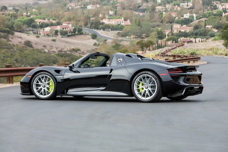 Porsche 918 цены. Порше 918 Spyder. Порше 911 Спайдер. Porsche 918 Spyder Concept. Порше 911 и 918.