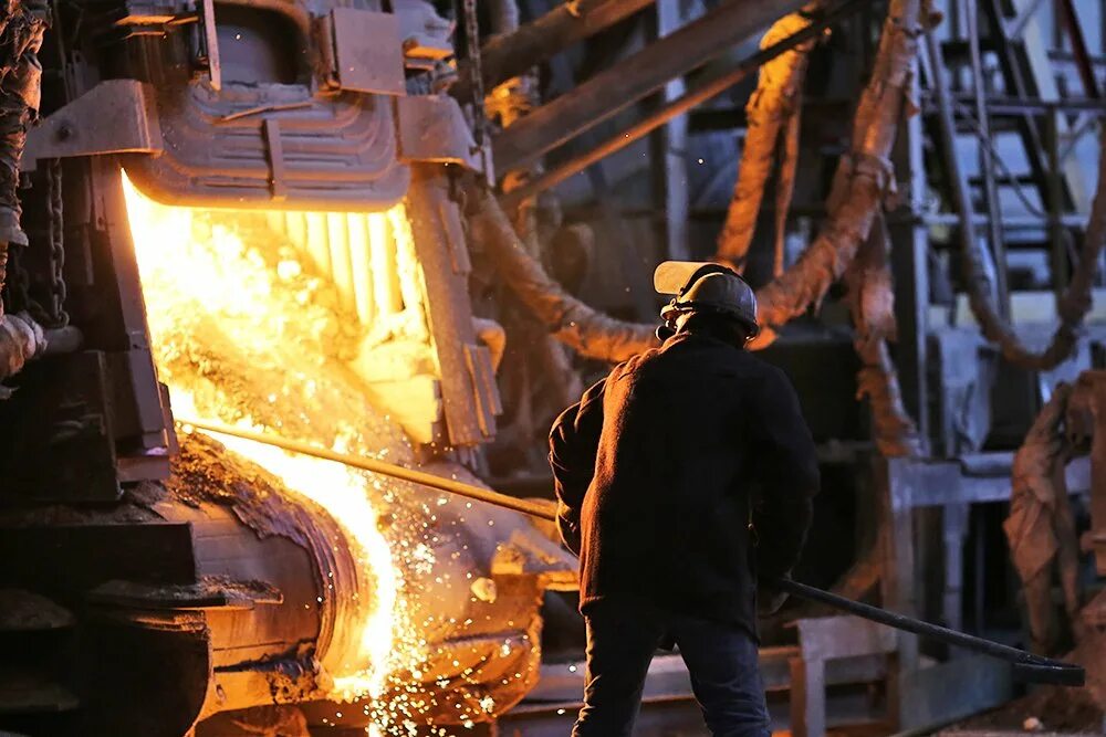 Завод по выплавке олова находится в. Завод красный октябрь волгоград. красный октябрь металлургический завод. металлургический завод красный октябрь волгоград. плавка металла.