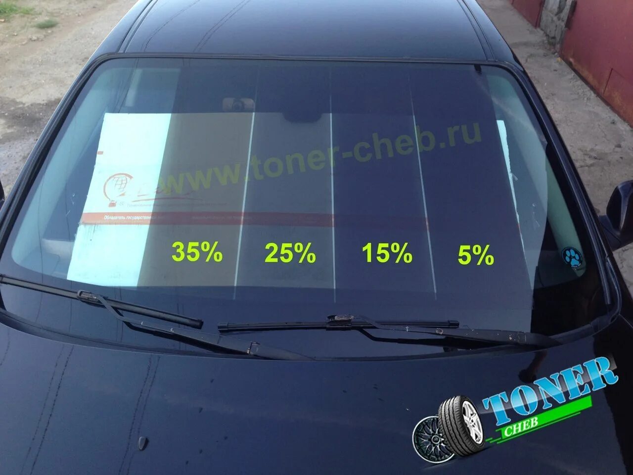 Какую тонировку клеить на заднее стекло
