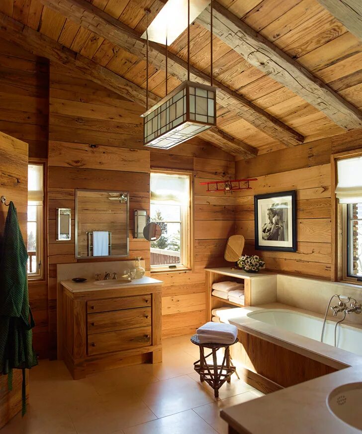 Дизайн комнат в деревянном доме. Деревянный интерьер. Интерьер в деревянном доме. Деревянный стиль в интерьере. Санузел в деревянном стиле.