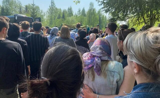 Прощание с жертвами теракта в крокусе. В Татарстане простились с погибшими. Похороны детей 175 гимназии.
