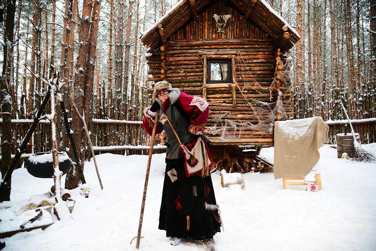 Баба Яга в Великом Устюге. Дом бабы яги Великий Устюг. Кукобой Родина бабы яги. Нелжа резиденция Деда Мороза. Дача бабы яги