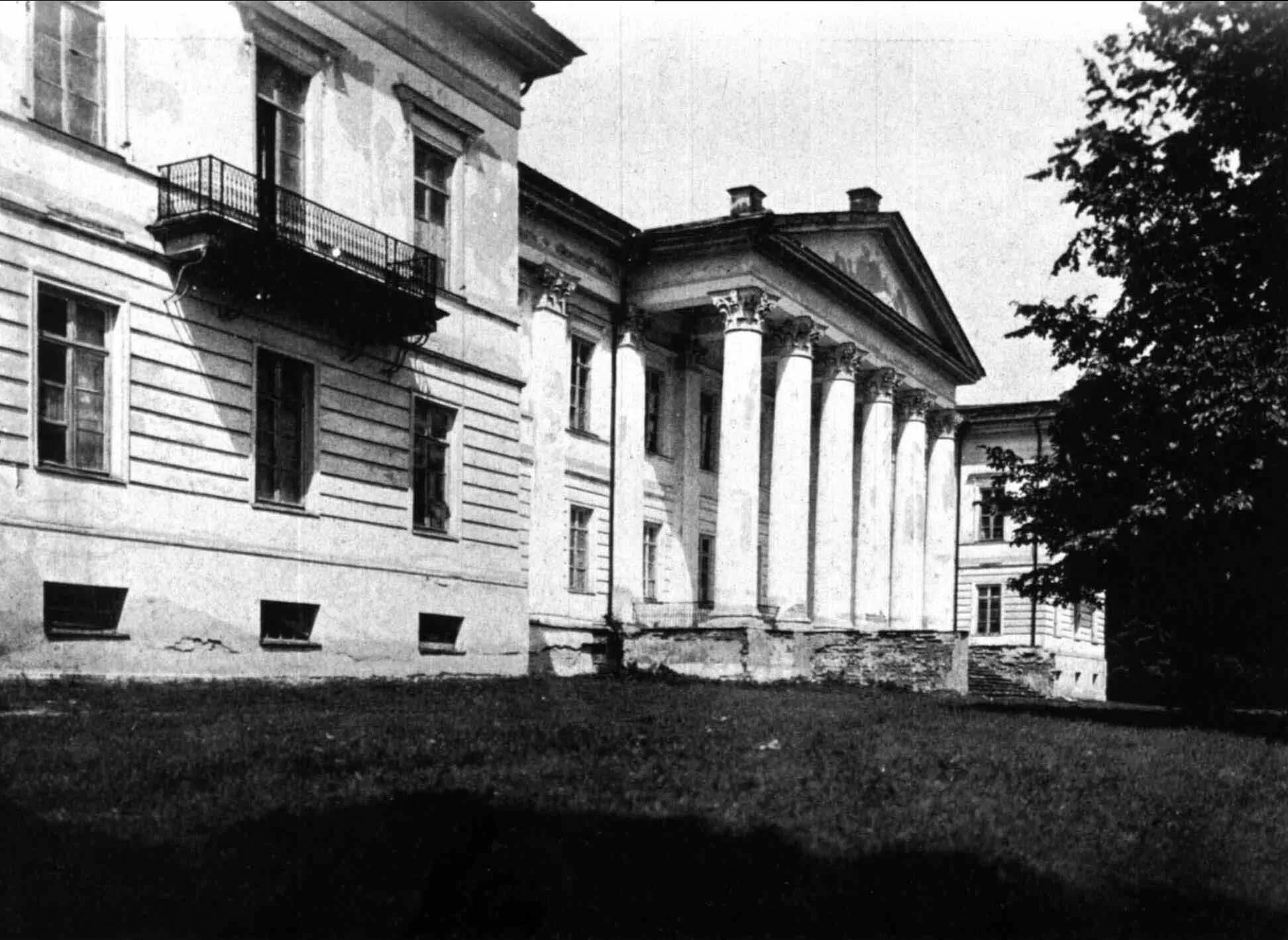 Усадьба строгоновых. Парк братцево усадьба строгановых. Усадьба свиблово. Усадьба строгановых волышово псковская обл. Усадьба сназина тверская область голубые озера.