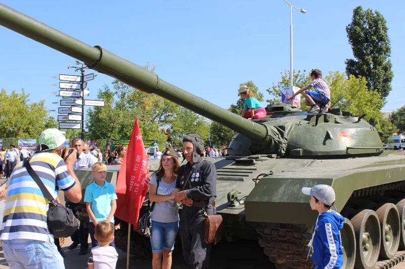 Парк военной техники в Энгельсе. Музей военной техники Энгельс. Саратов музей военной техники под открытым небом. Парк патриот энгельс