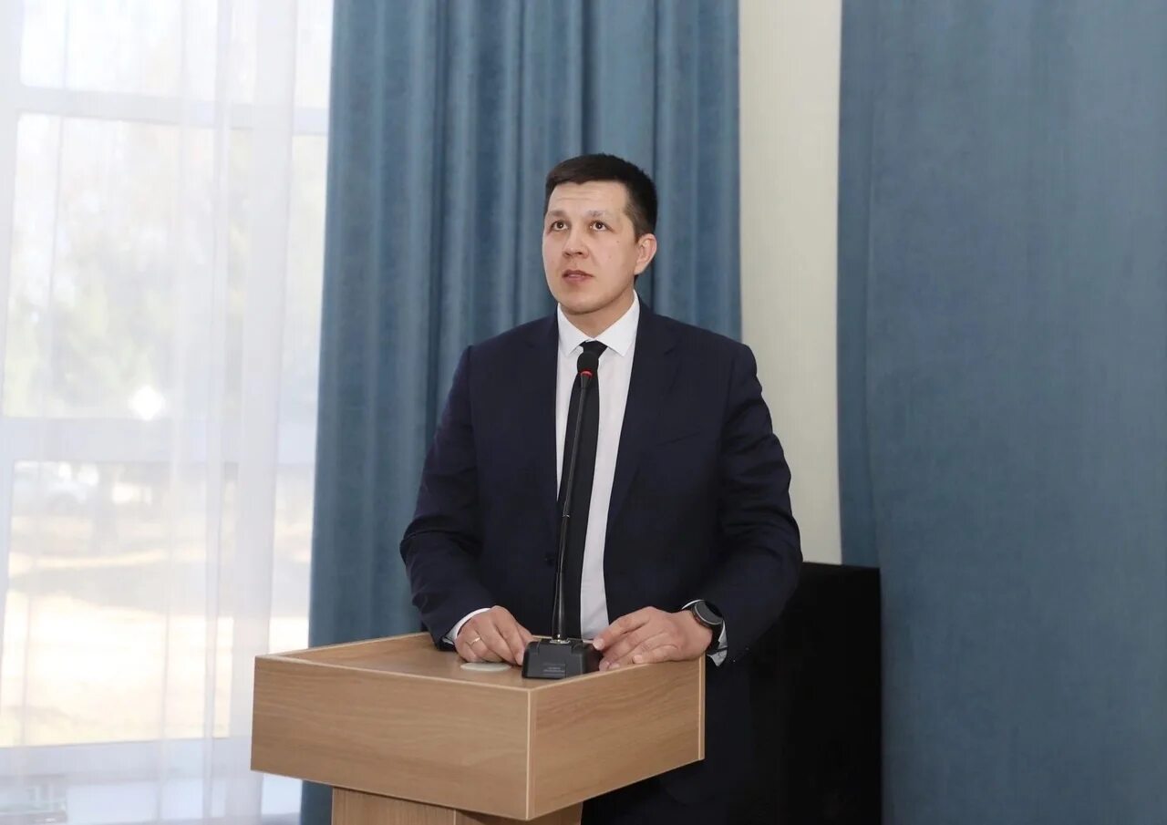 Главврач црб нижнекамск. Главврач нижнекамска. Нижнекамск главврач мустафин. Мустафин марс харисович главный врач. Камалтдинов ильдар завидович нижнекамск.