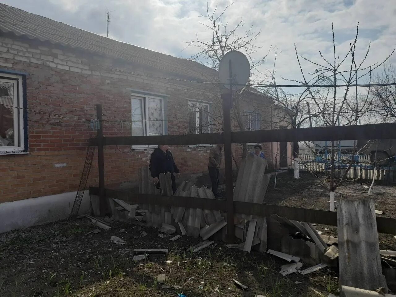 Старый оскол обстрел. В селе. обстрел белгородской области. шебекино белгородская область обстрел. военная часть.