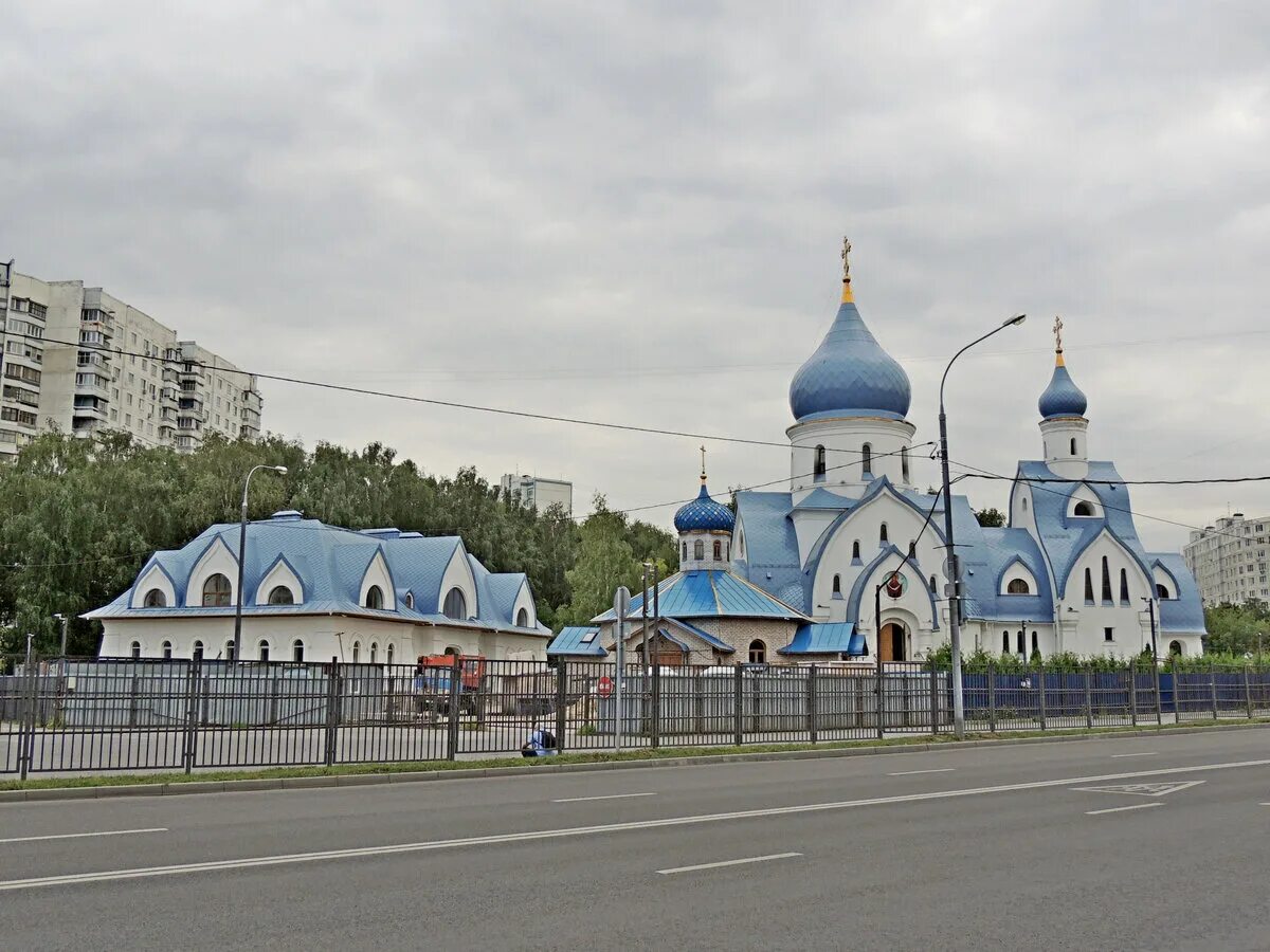 Покрова Пресвятой Богородицы в Орехово Борисово. Орехово Борисово Южное Церковь. Храм Покрова Пресвятой Богородицы в Орехово. Храм Покрова Пресвятой Богородицы на Ясеневой улице. Ясенево орехово