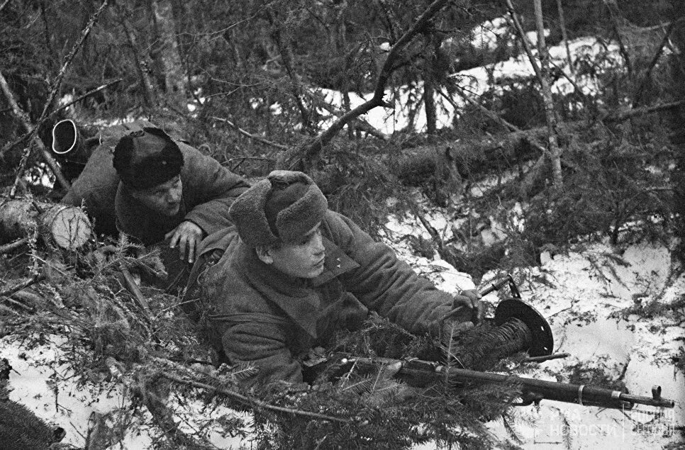 Связисты Великой Отечественной войны. Связисты на войне 1941-1945. Связист в 1942. Связисты ВОВ 1941.