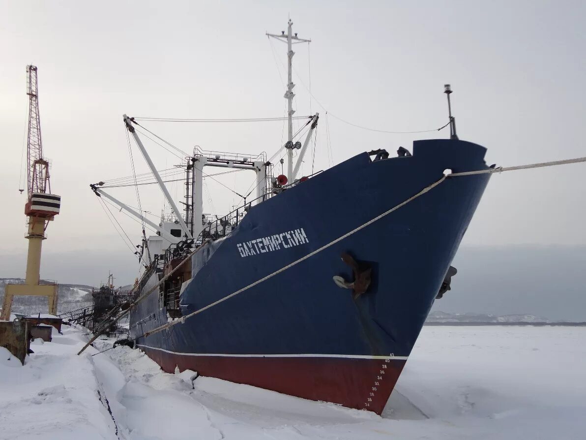 Судно онега. Рыболовецкое судно Онега. Рыболовный траулер Капитан Кайзер. Рыболовецкий траулер Онега.