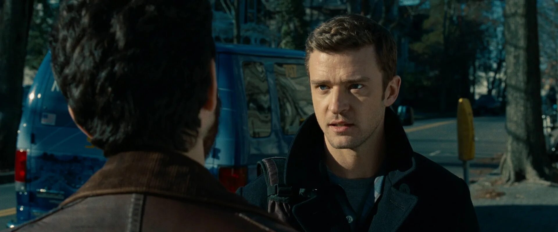 Защитник фильм 2015. Качество bdrip 1080p. Чедвик боузман 21 мост. Пришельцы из фильма знаки. Zомбилэнд: контрольный выстрел фильм 2019 беркли.