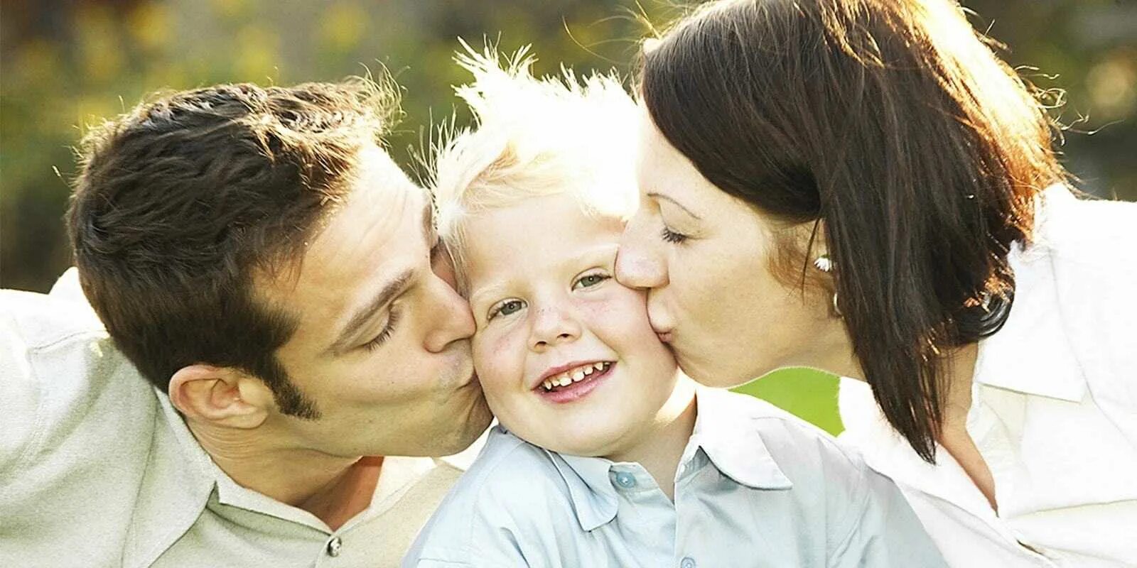 Поздравления с днём ребенка. Семья картинки. День единственного ребенка. День единственного ребенка. День единственного ребенка.