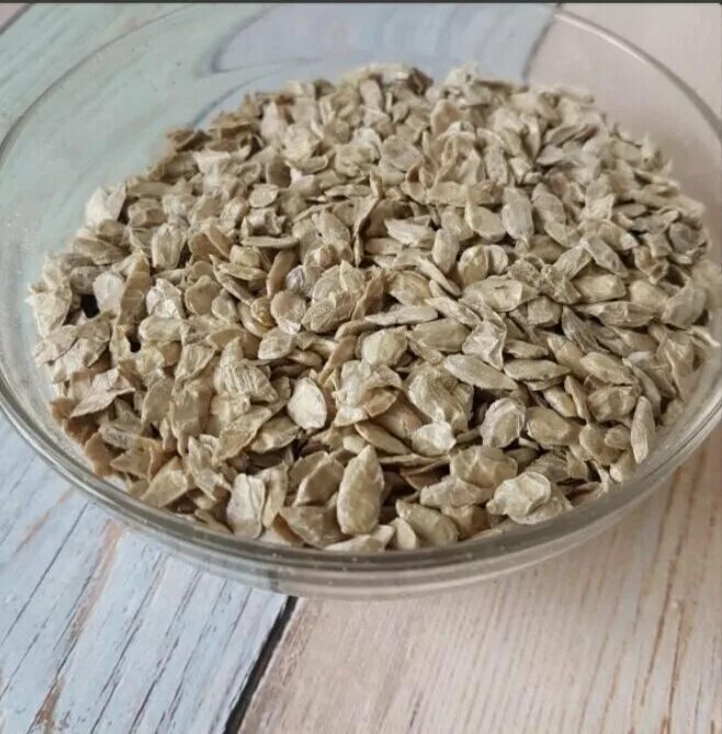 Мука из семян чиа. Жмых от семечек тыквы. Макуха конопляная. Жмых бочонки. Жмых шрот жом.