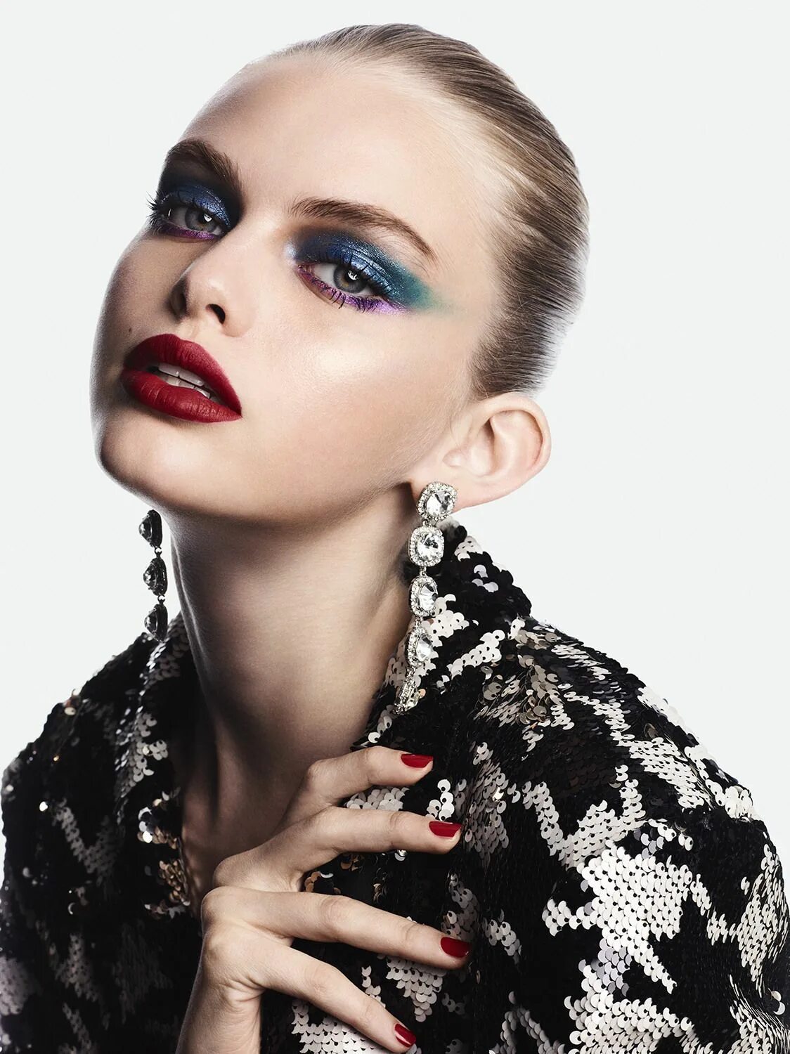 Мейкап модели. Красивое лицо без макияжа. Джиджи хадид maybelline. Лицо. Саша пивоварова смоки айс.