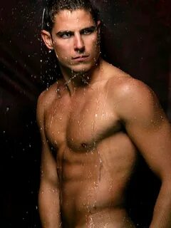 Sean Faris.