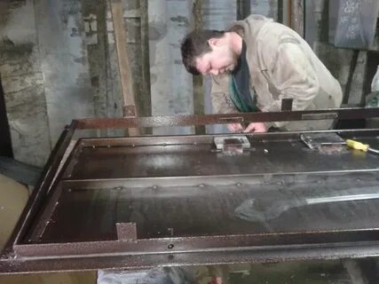 Сделать металлическую дверь своими руками
