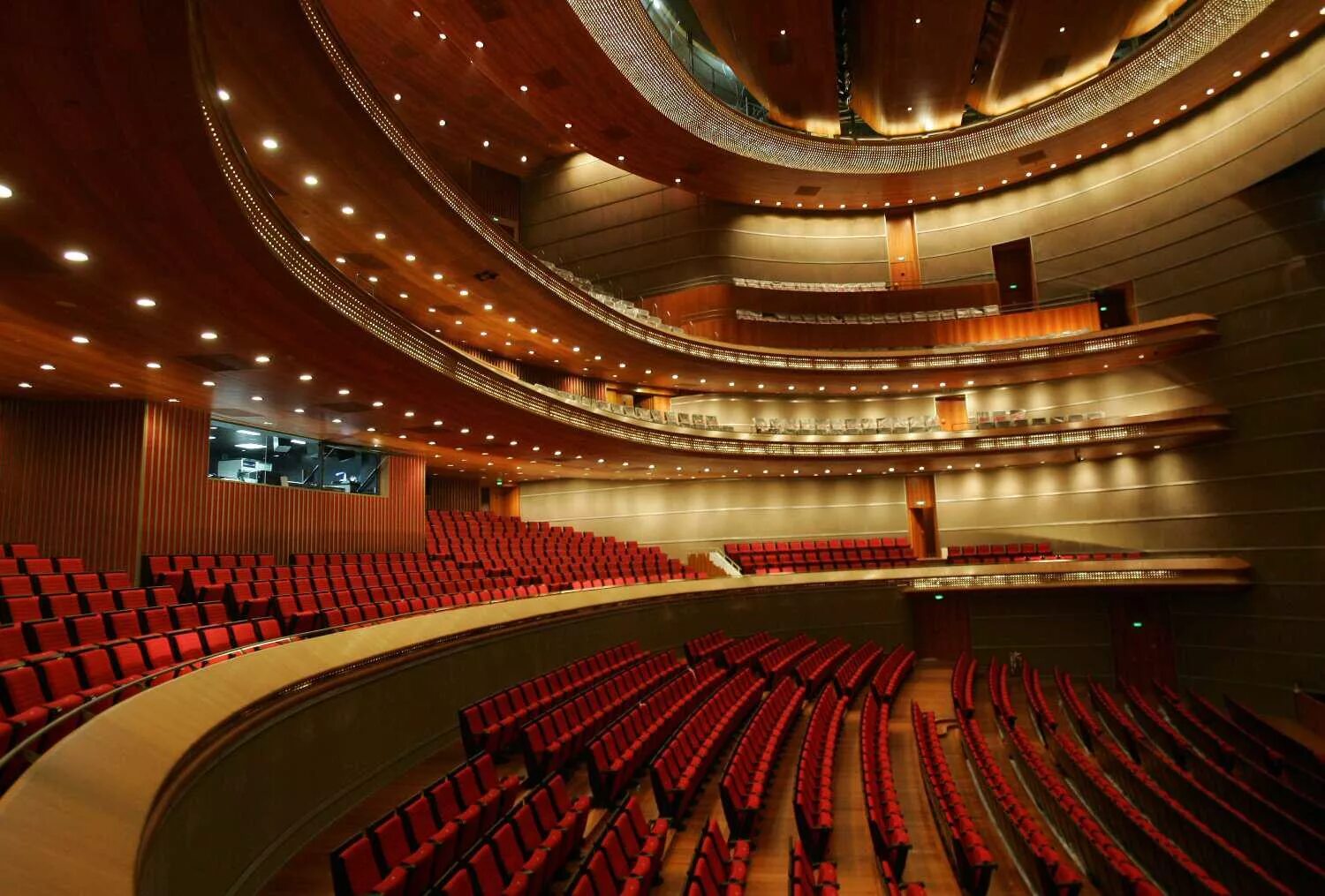 Национальный оперный театр в Пекине. Национальный центр исполнительских искусств в Пекине. Национальный театр исполнительских искусств. Пекин, Китай. Национальный центр исполнительских искусств в Пекине залы. Theater hall