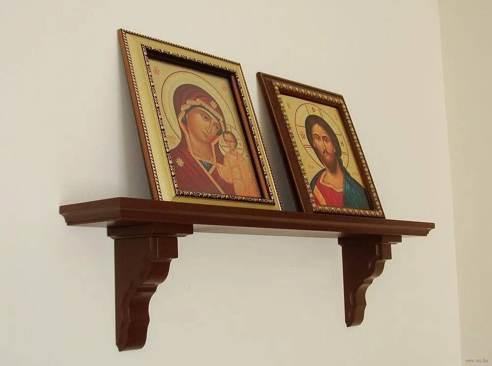Иконы в полке. Полка для икон дип 500х330с. Мини иконостас пи 380-260. Красный угол божница. Келейный иконостас.